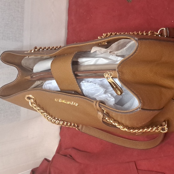 Michael Kors Tan Leather and Gold Chains Shoulder Bag Like New, Excellent - Picture 11 of 14